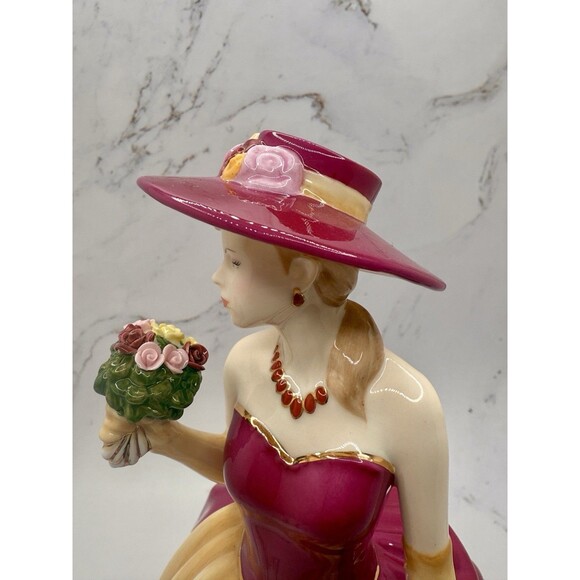 Royal Albert by Royal Doulton Old Country Roses 2010 Figurine of Year 9” MINT - Picture 11 of 16